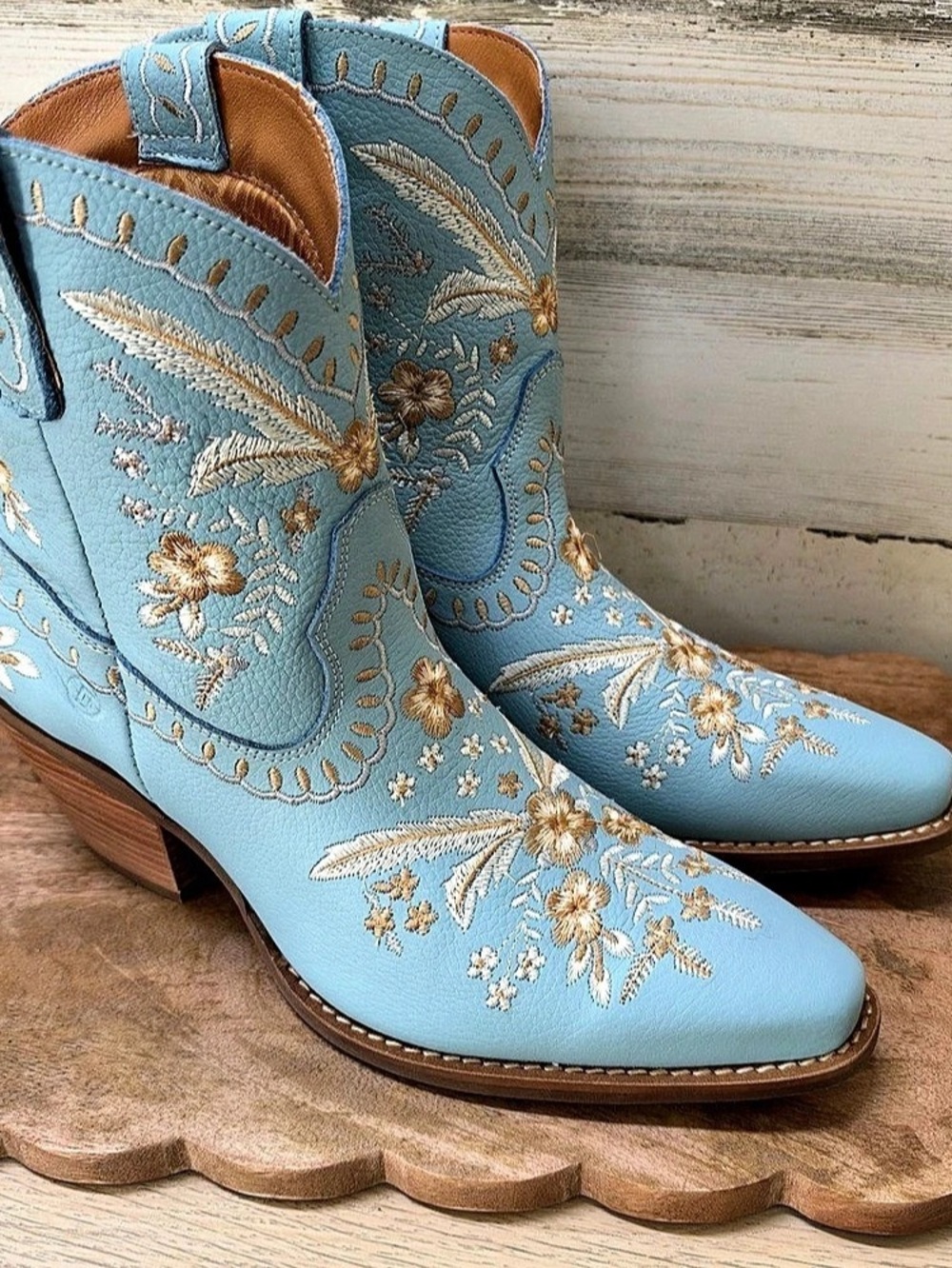 Dingo DI 748 Embroidered Western Boots in Blue US 10 Like New